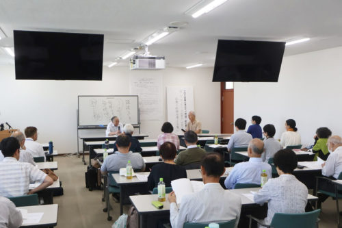 （アイキャッチ兼用画像：2年ぶりに開催されたビハーラ医療団の研修会＝8月31日、福井県越前市の仁愛大学）