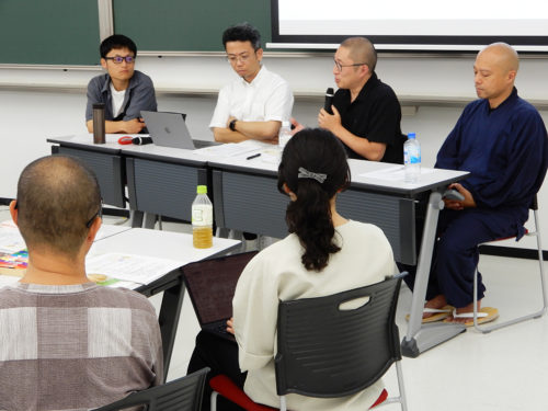 （画像２アイキャッチ兼用４人：パネル討論に参加した森本さん、野呂さん、小川さん、遠田さん（左奥から））