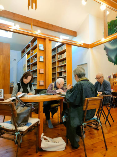 （画像：法華経をテーマに学習した読書会＝10月28日）