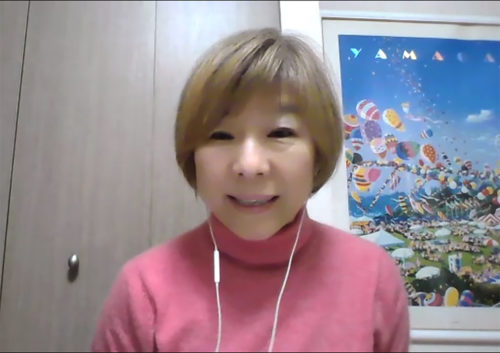 （画像：介護保険制度や認知症をテーマにオンラインで講演する坂口さん）